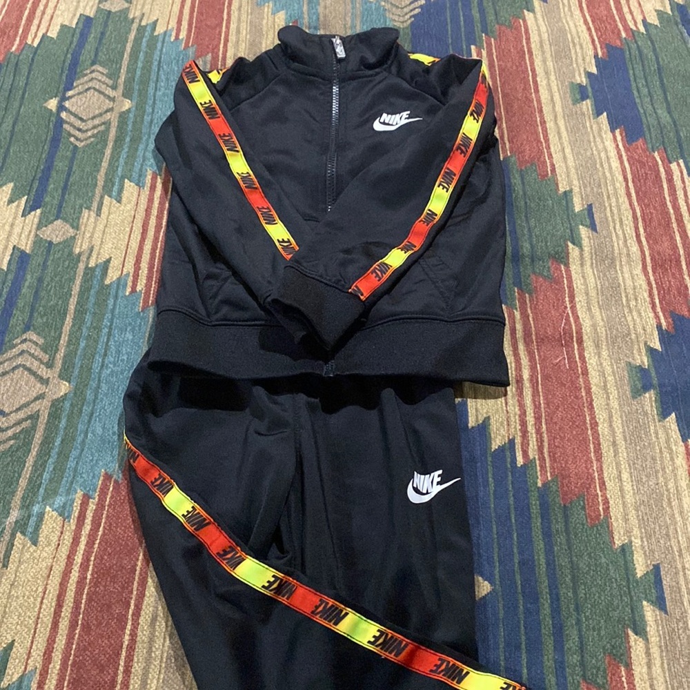 Boys Size 4 Nike Track Set